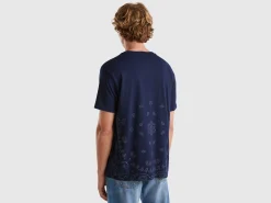 T-shirt with bandana print