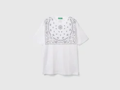 T-shirt with bandana print
