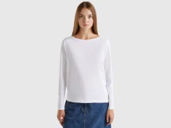 T-shirt with boat neck in 100% cotton