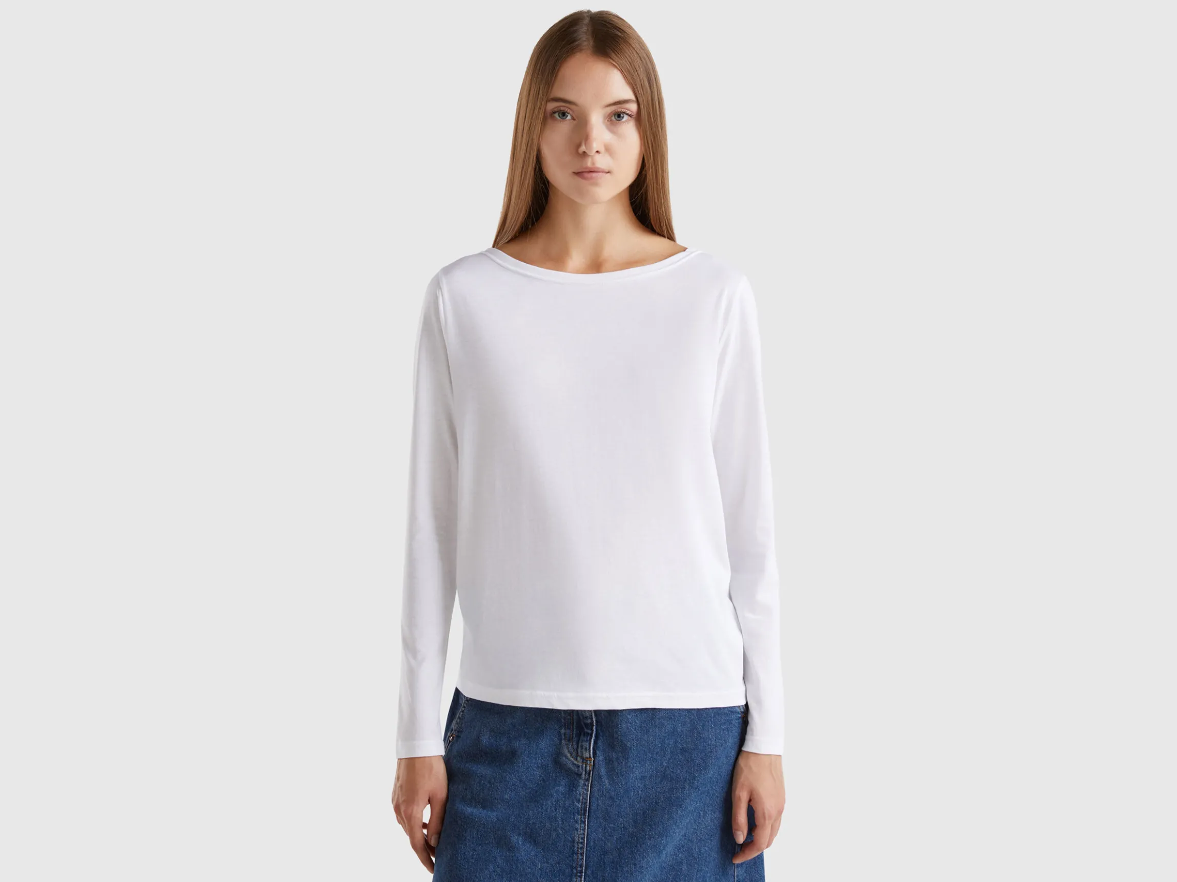T-shirt with boat neck in 100% cotton