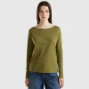 T-shirt with boat neck in 100% cotton
