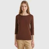 T-shirt with boat neck in 100% cotton