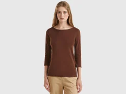 T-shirt with boat neck in 100% cotton