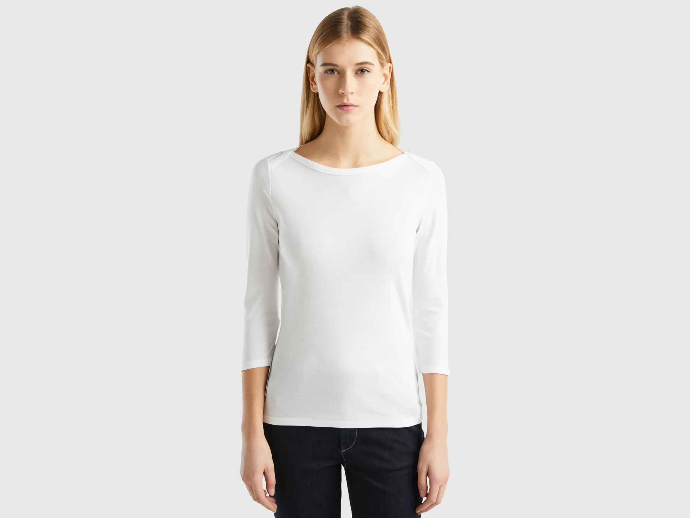 T-shirt with boat neck in 100% cotton