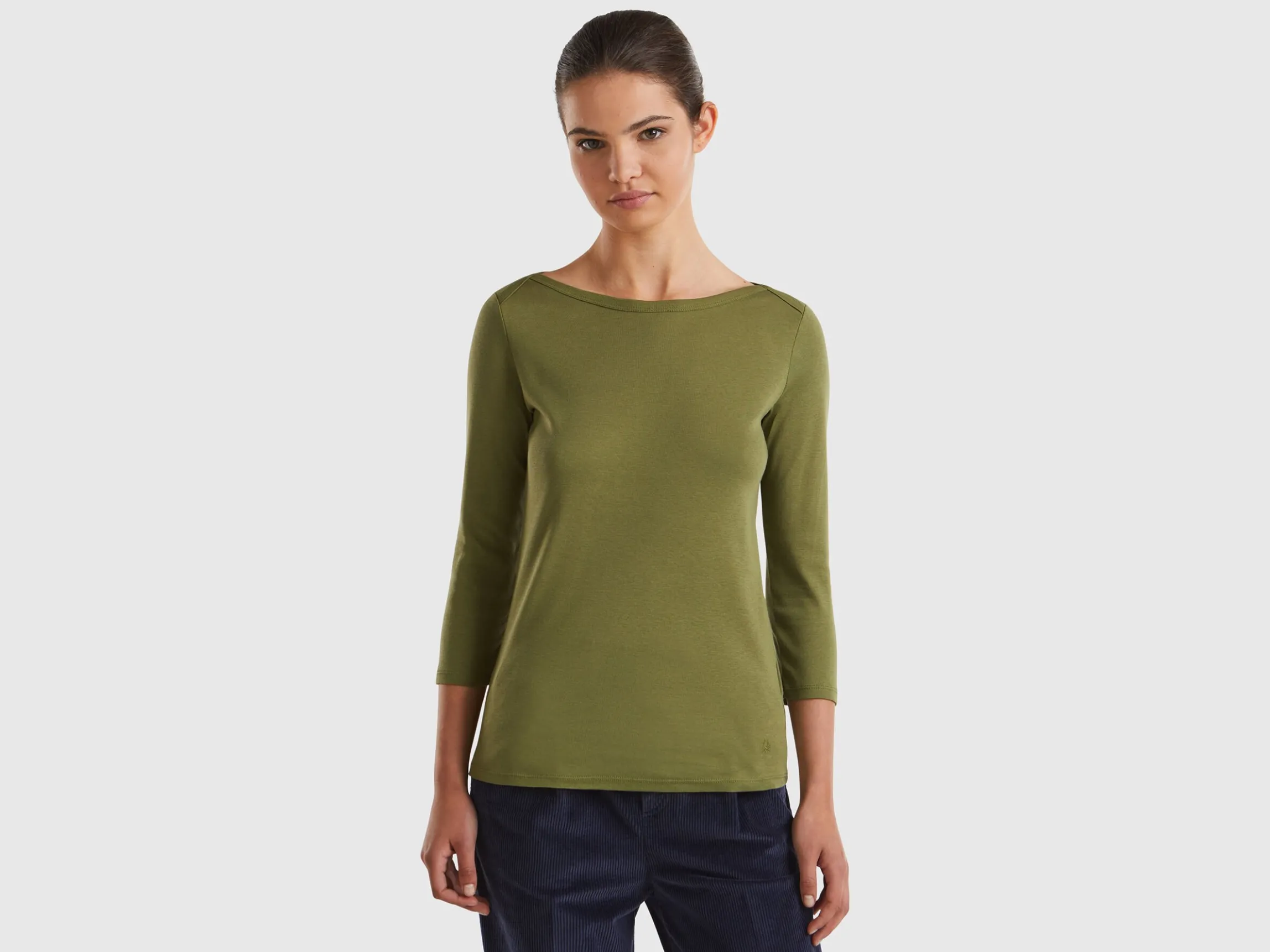 T-shirt with boat neck in 100% cotton