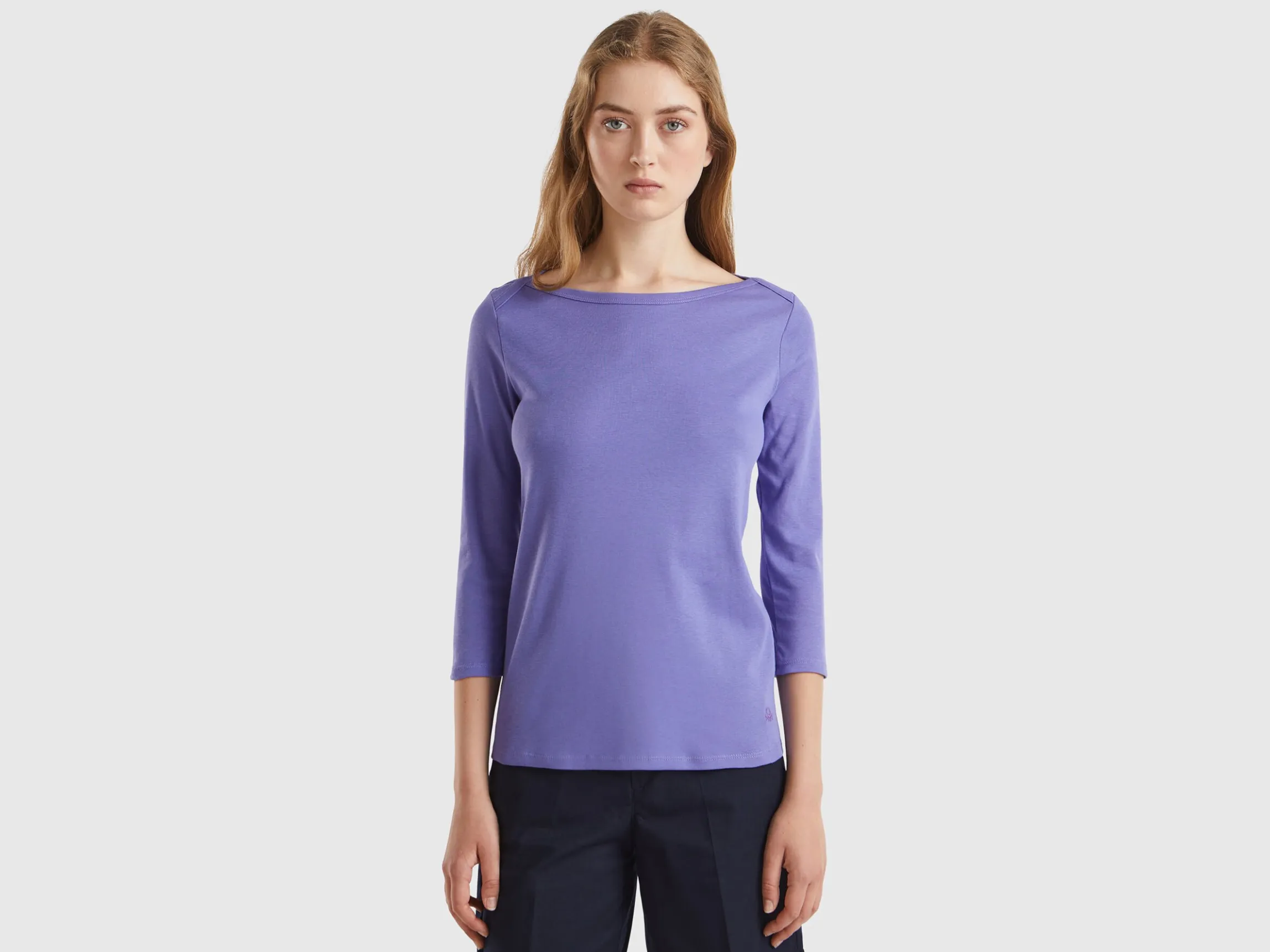 T-shirt with boat neck in 100% cotton
