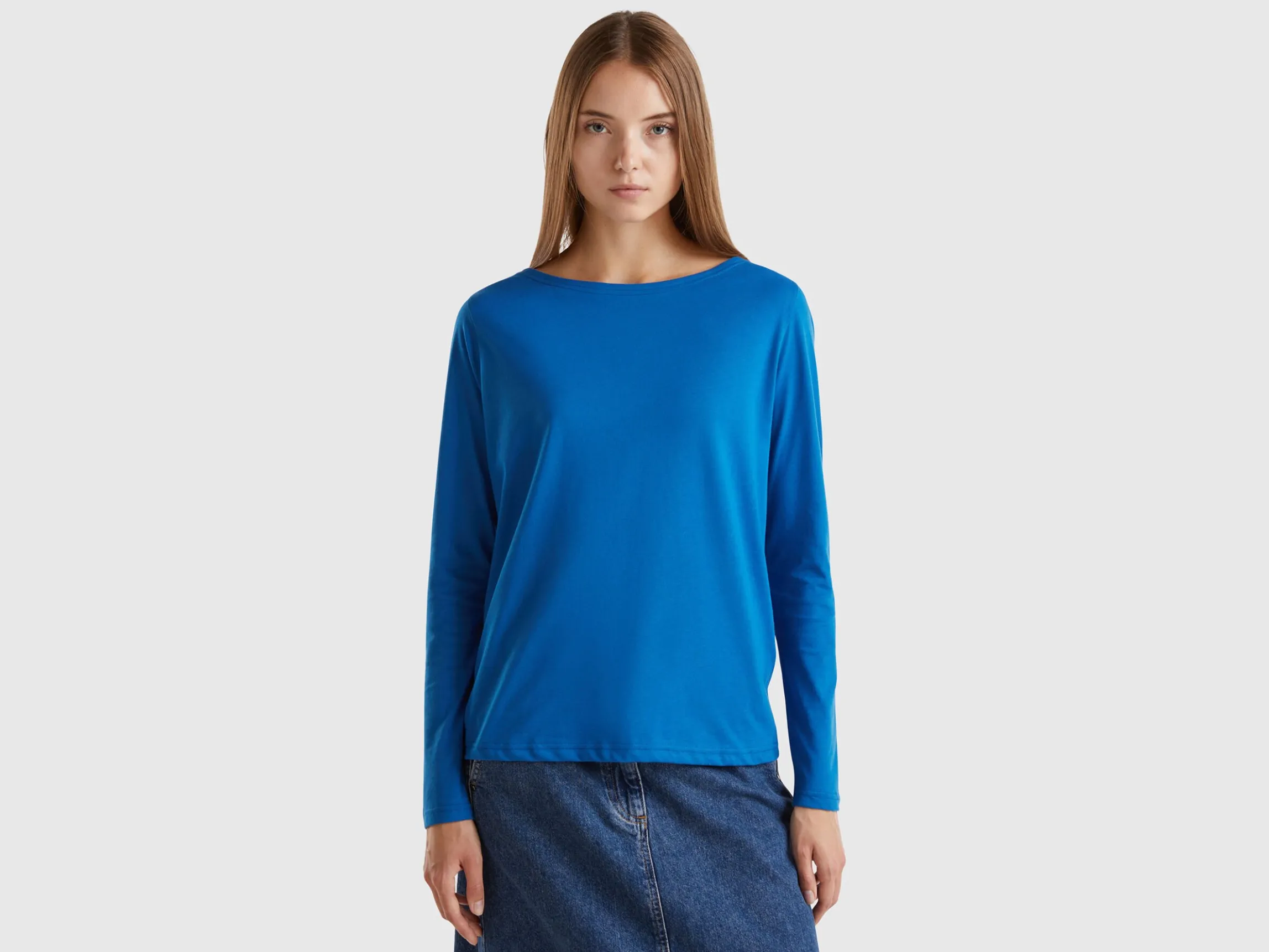 T-shirt with boat neck in 100% cotton