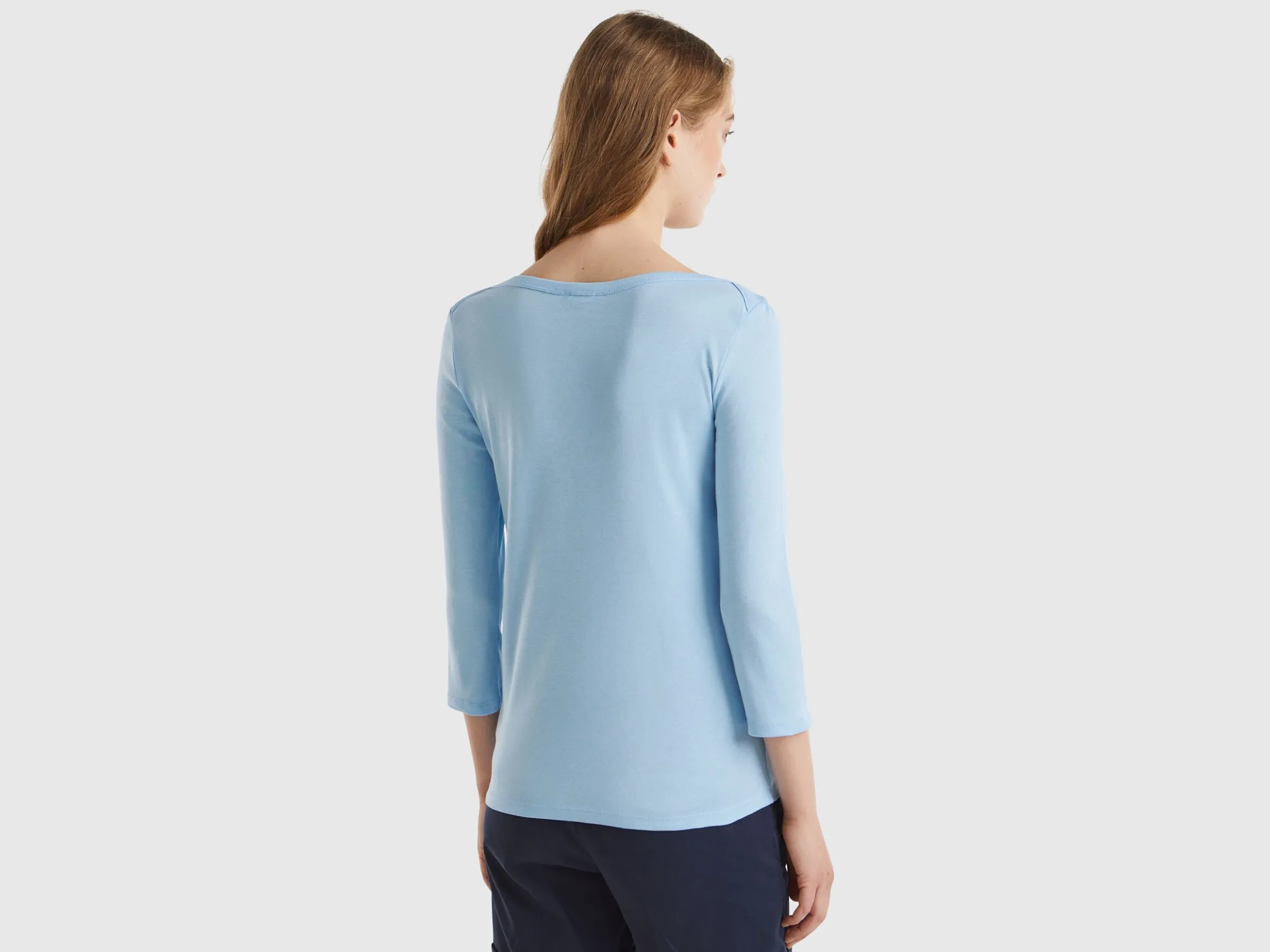 T-shirt with boat neck in 100% cotton