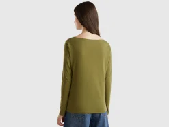 T-shirt with boat neck in 100% cotton