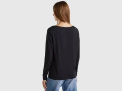 T-shirt with boat neck in 100% cotton