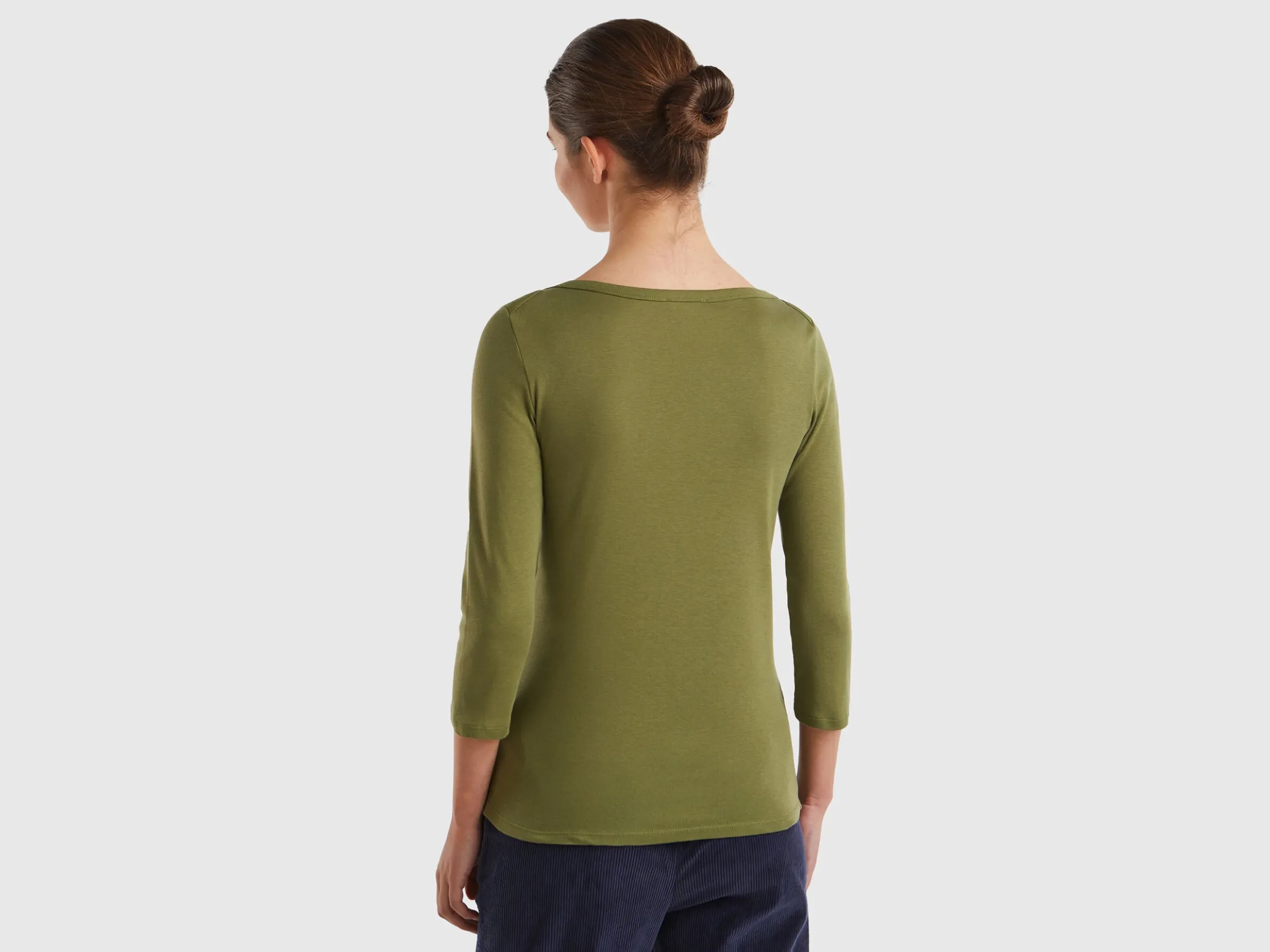 T-shirt with boat neck in 100% cotton