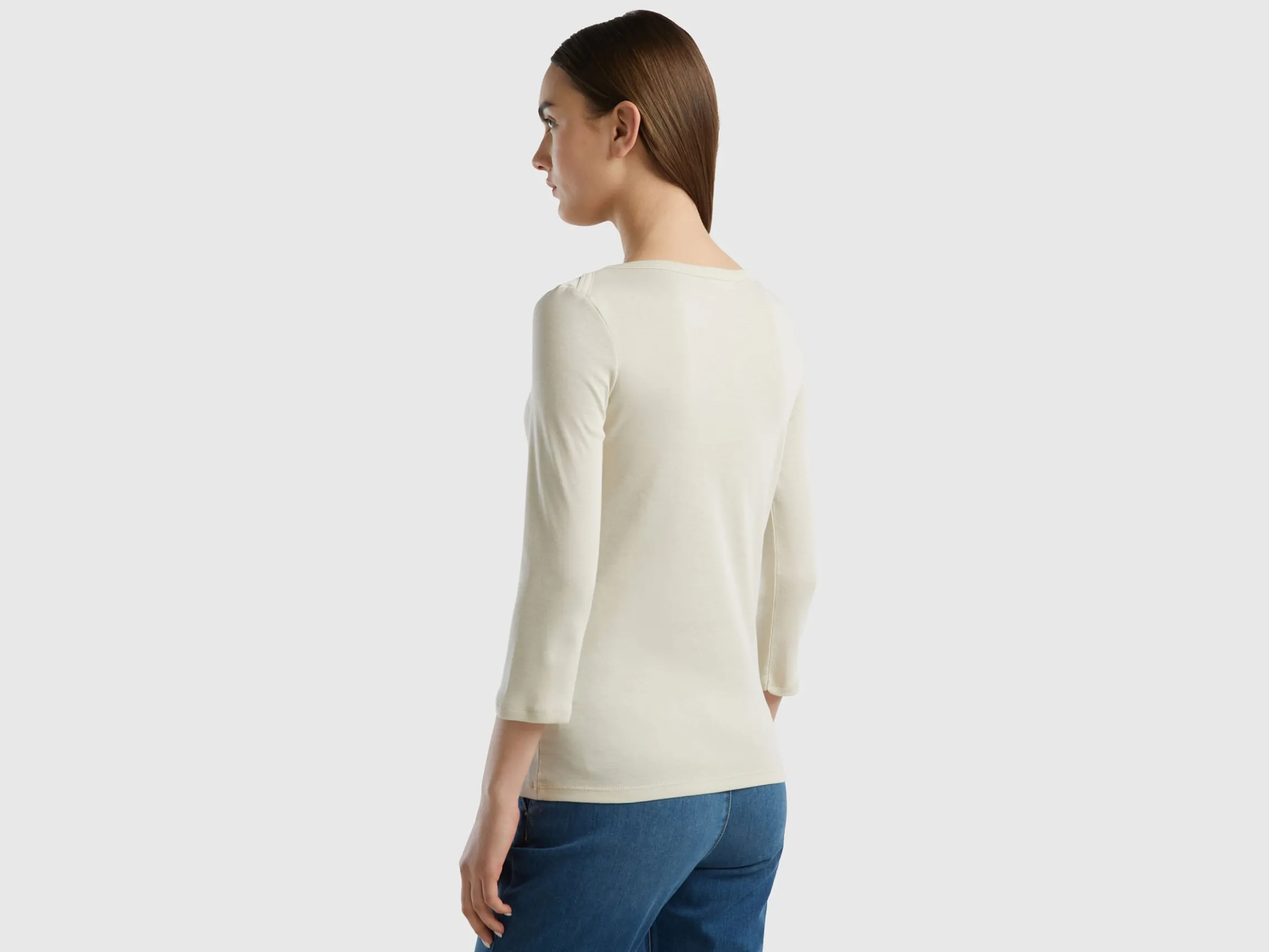 T-shirt with boat neck in 100% cotton