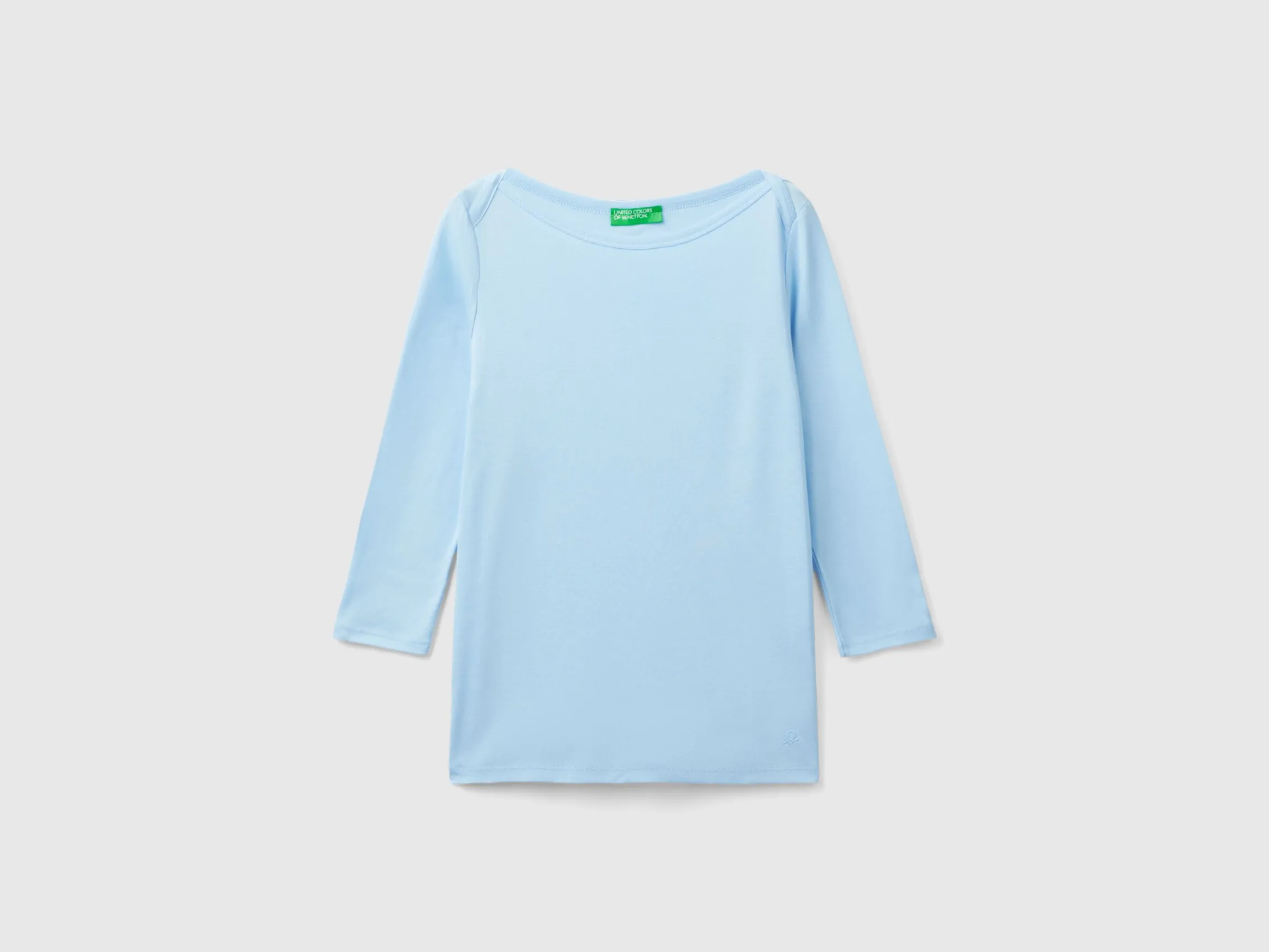 T-shirt with boat neck in 100% cotton
