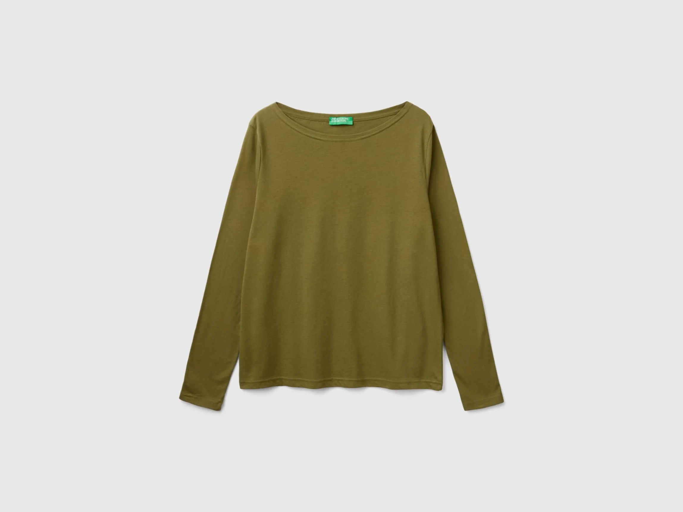 T-shirt with boat neck in 100% cotton