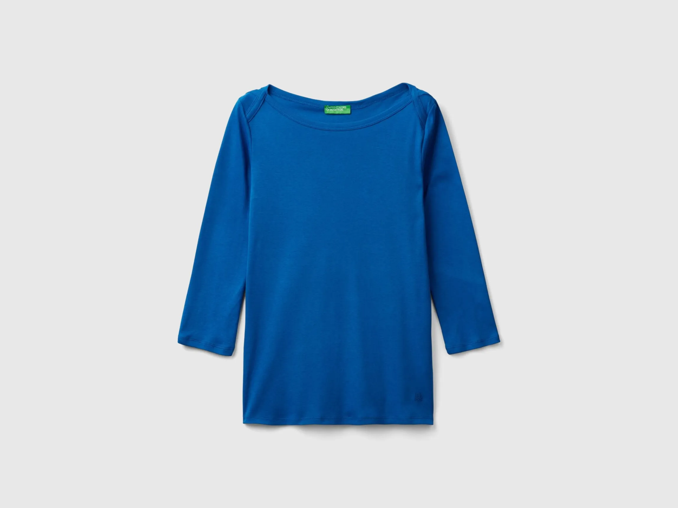 T-shirt with boat neck in 100% cotton