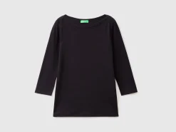 T-shirt with boat neck in 100% cotton