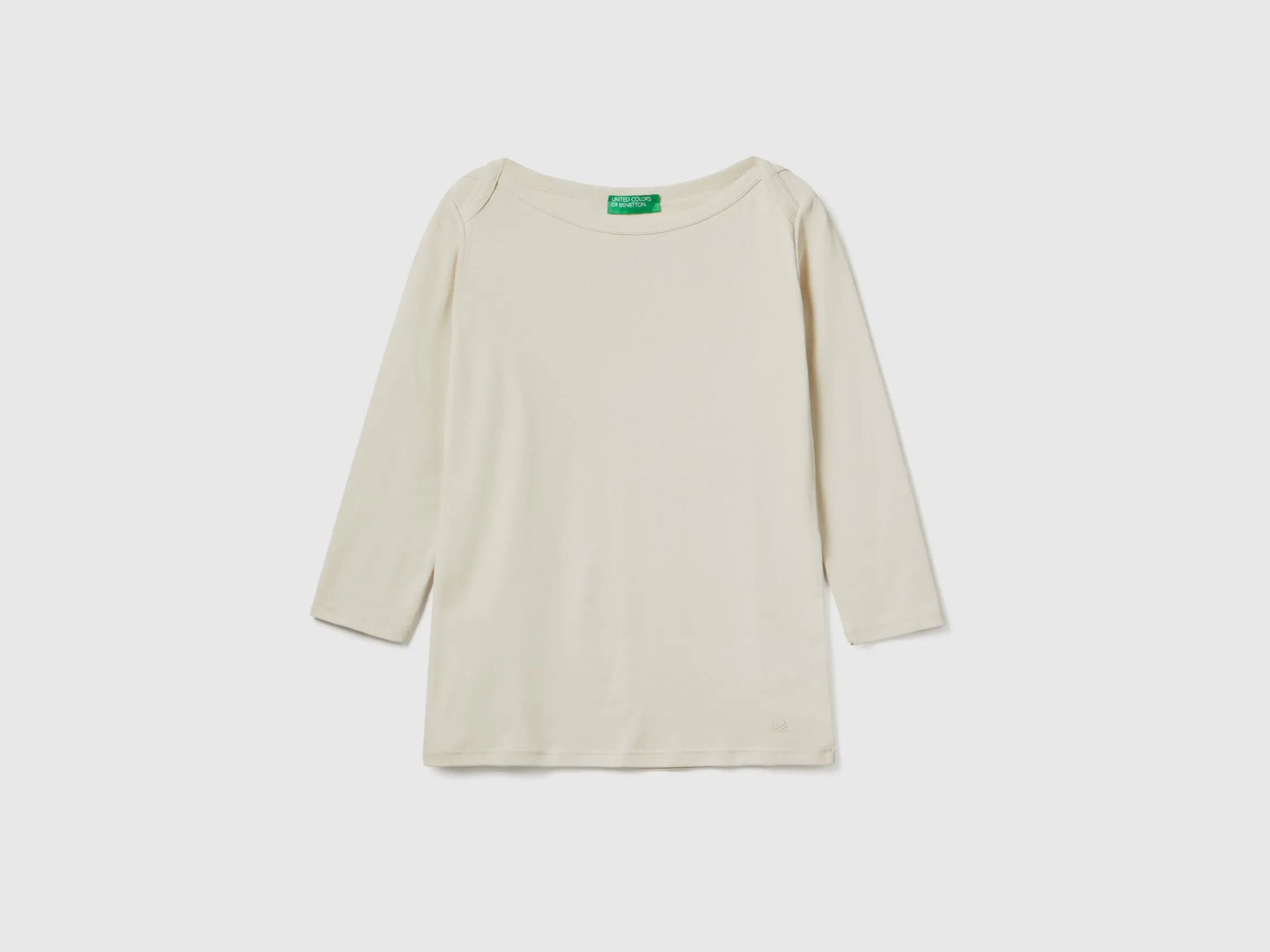 T-shirt with boat neck in 100% cotton
