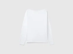 T-shirt with boat neck in 100% cotton