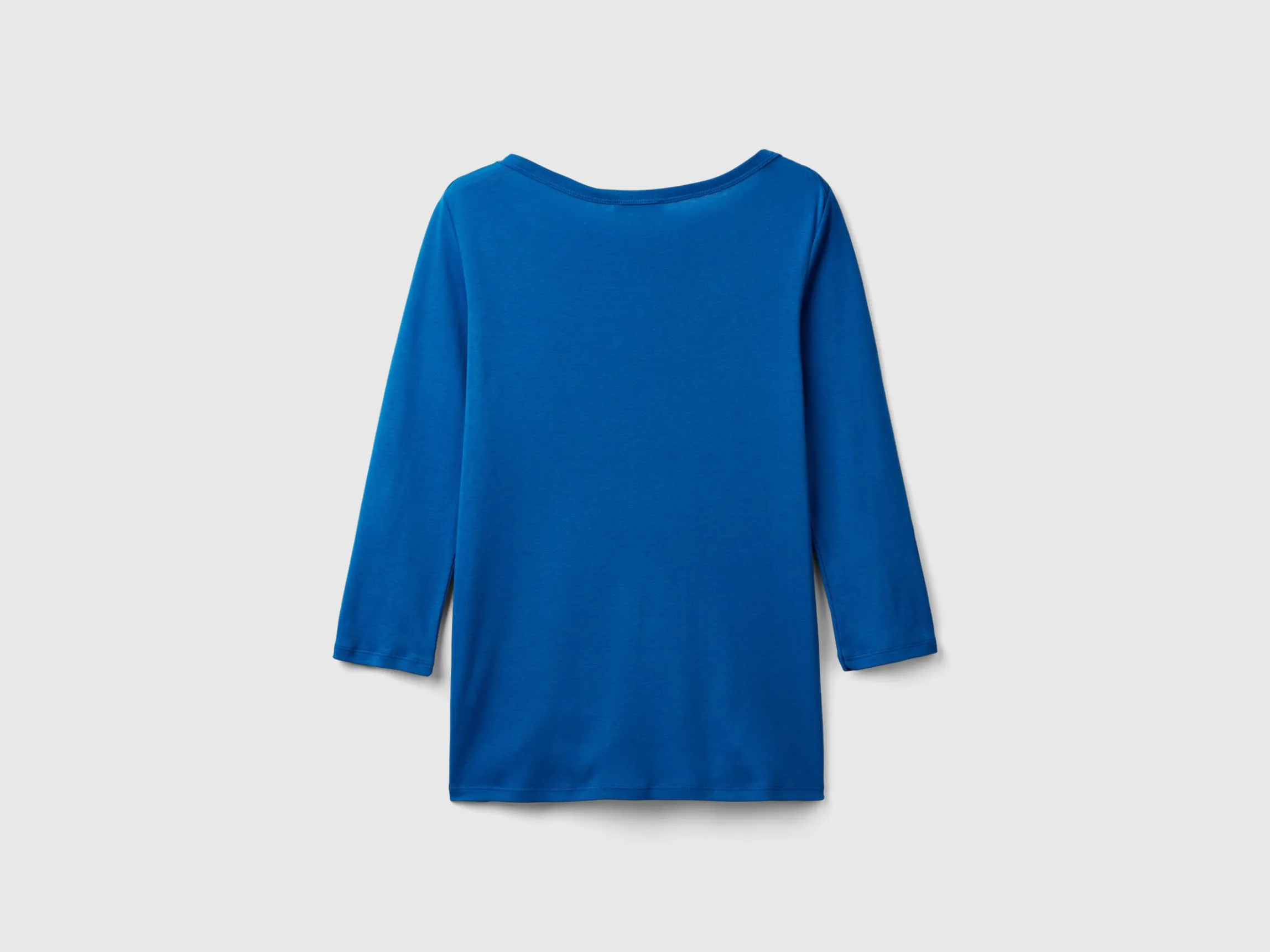 T-shirt with boat neck in 100% cotton