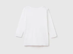 T-shirt with boat neck in 100% cotton