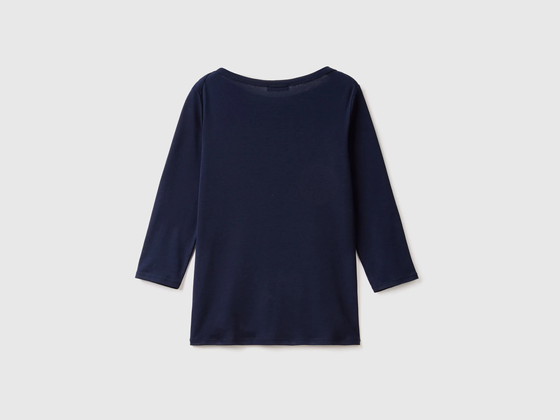 T-shirt with boat neck in 100% cotton