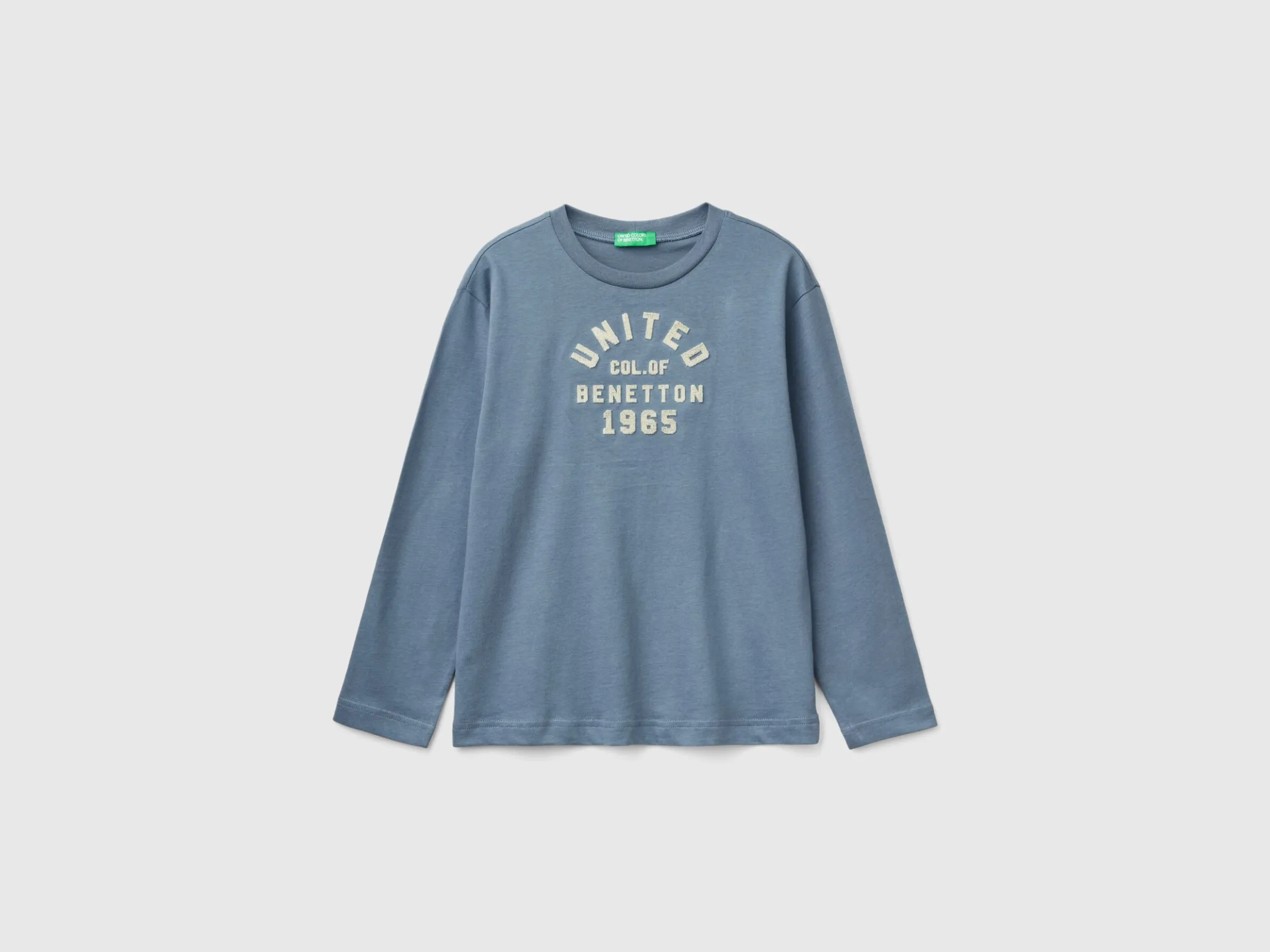 T-shirt with embroidered logo