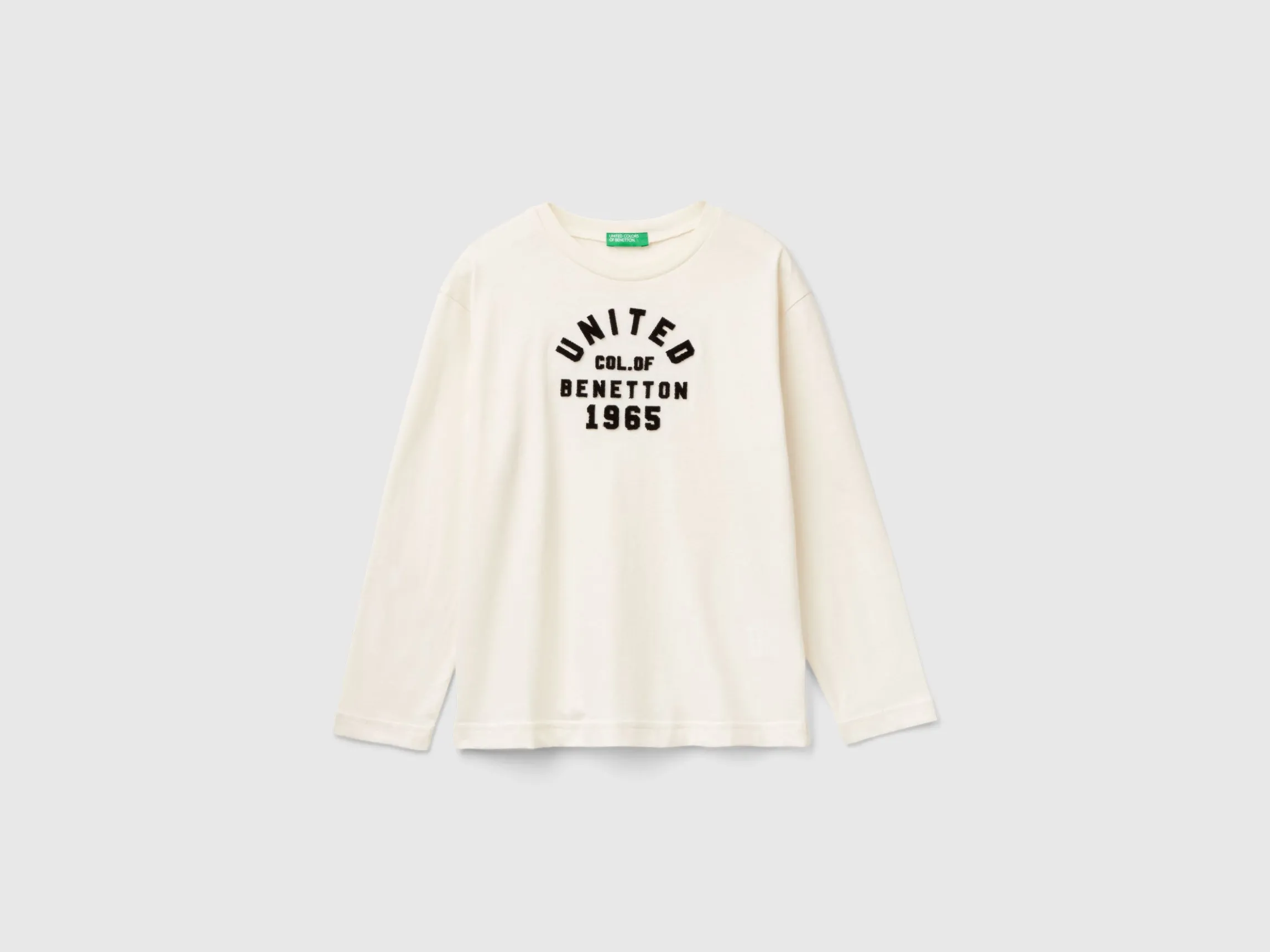 T-shirt with embroidered logo