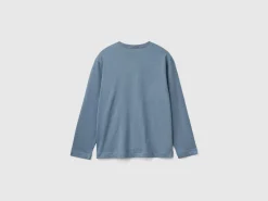 T-shirt with embroidered logo