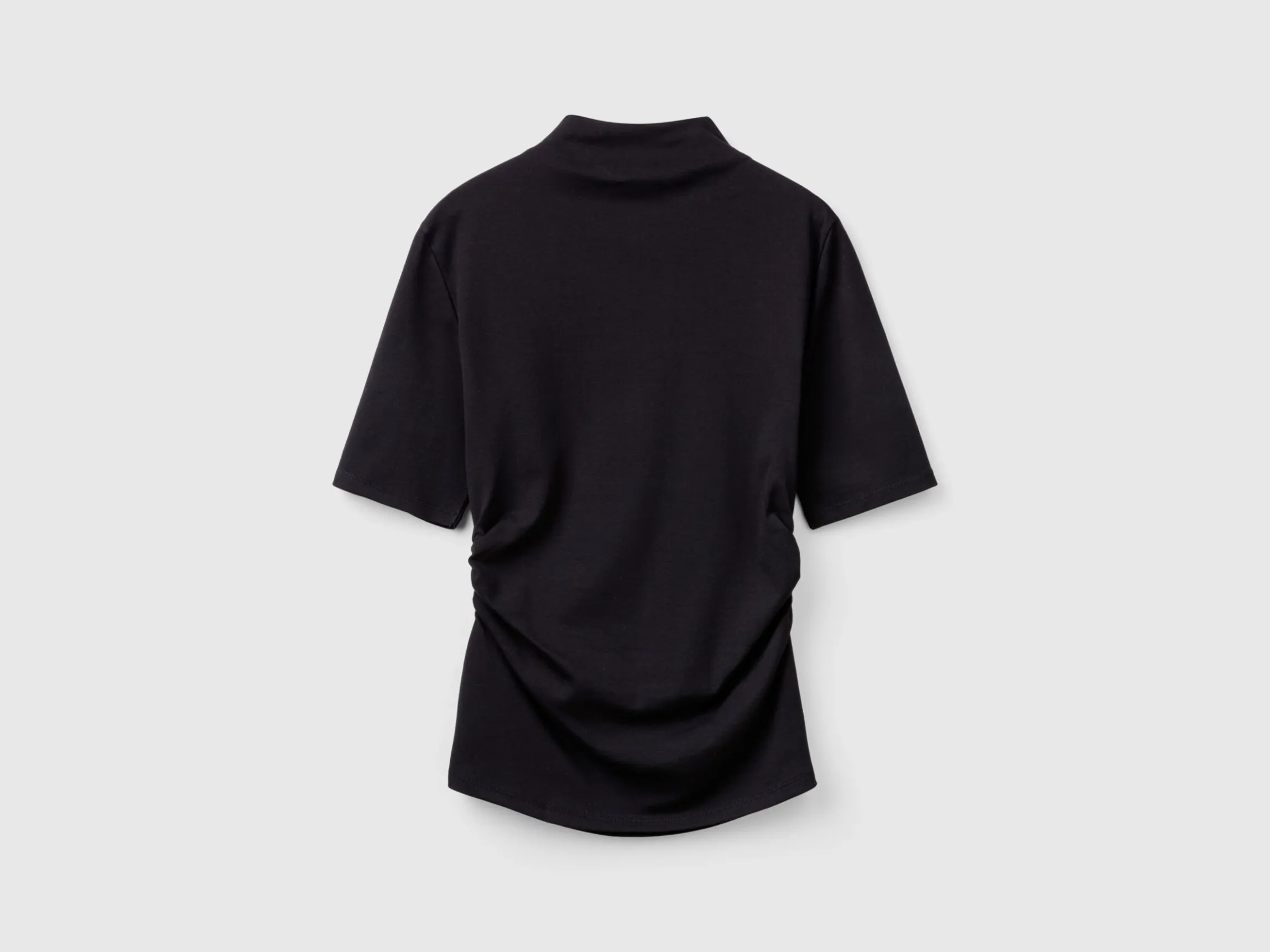 T-shirt with funnel neck in organic cotton