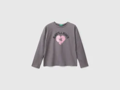 T-shirt with glittery print