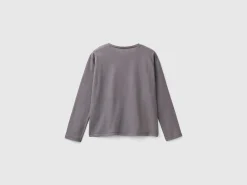 T-shirt with glittery print