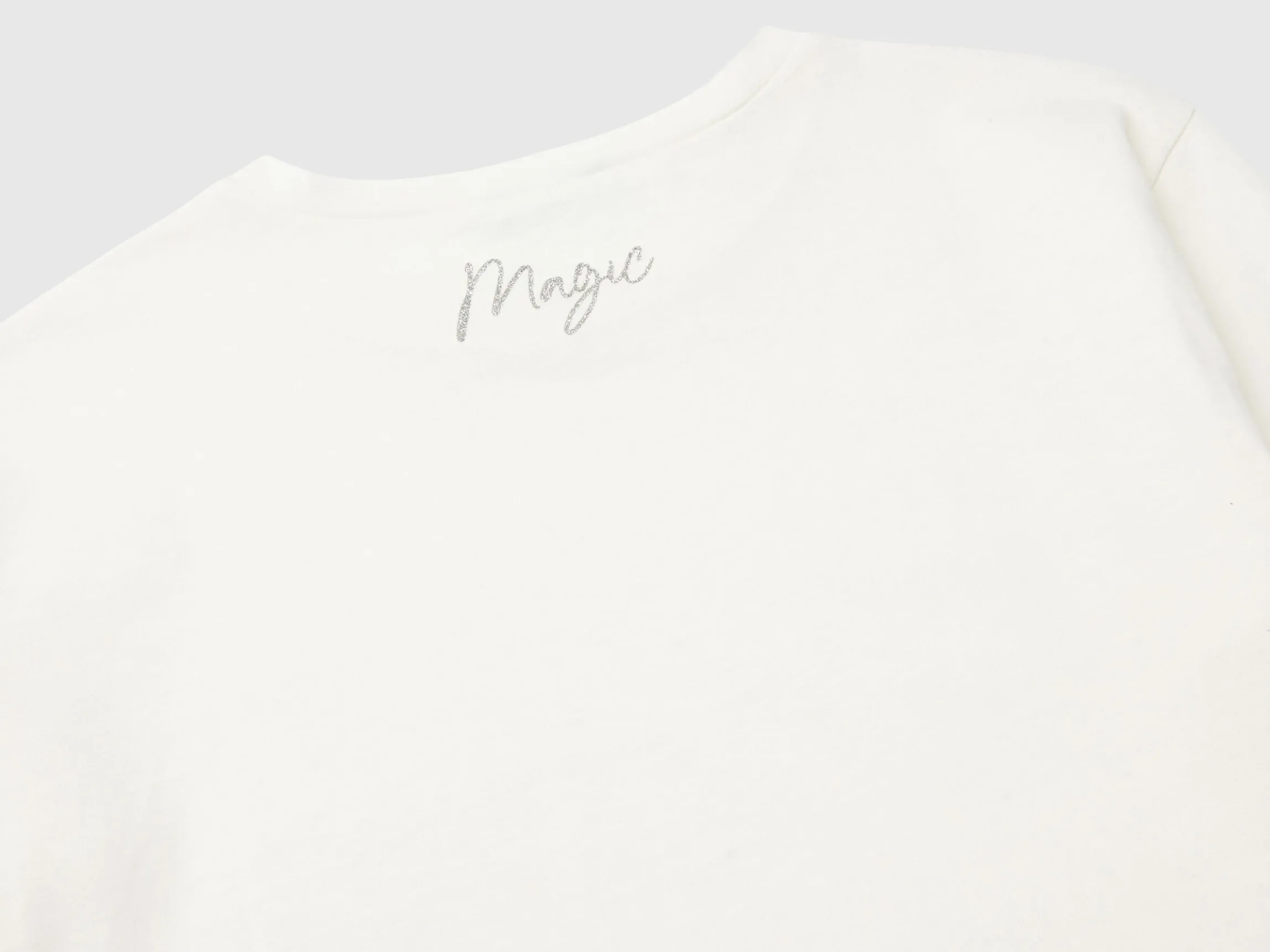 T-shirt with glittery print
