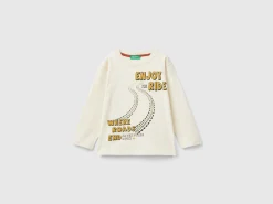 T-shirt with glow-in-the-dark print
