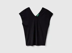 T-shirt with kimono sleeves