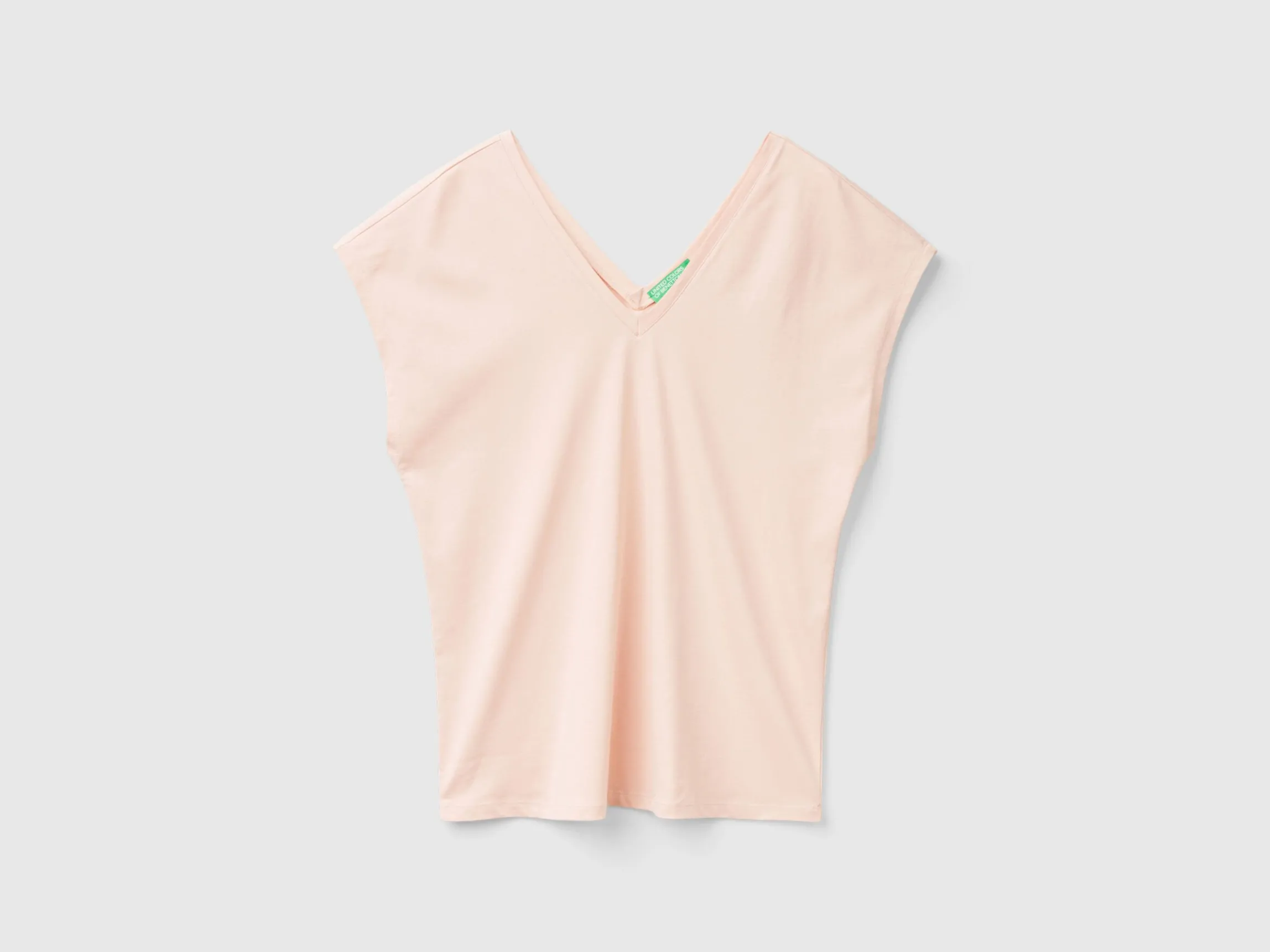 T-shirt with kimono sleeves