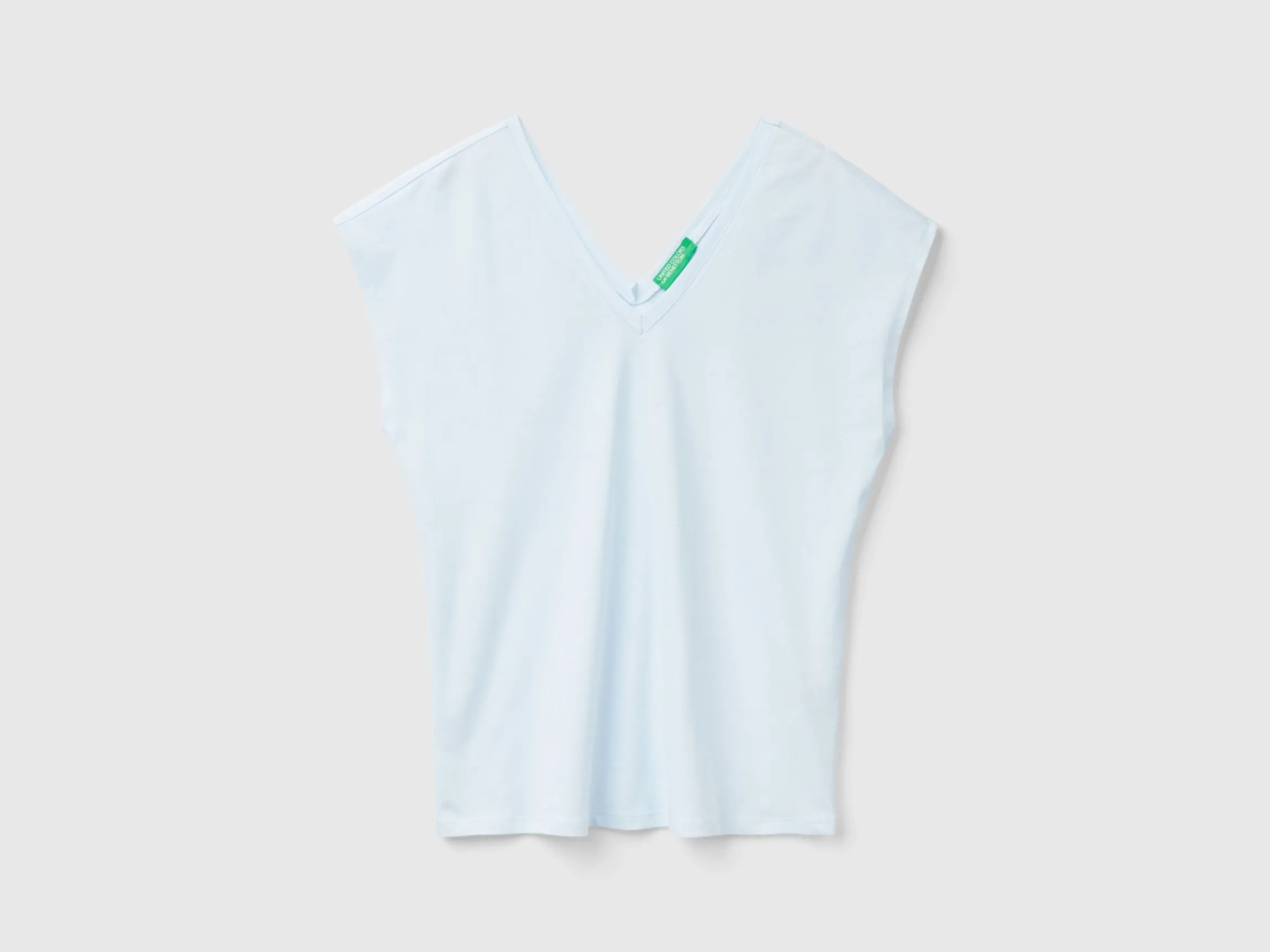 T-shirt with kimono sleeves