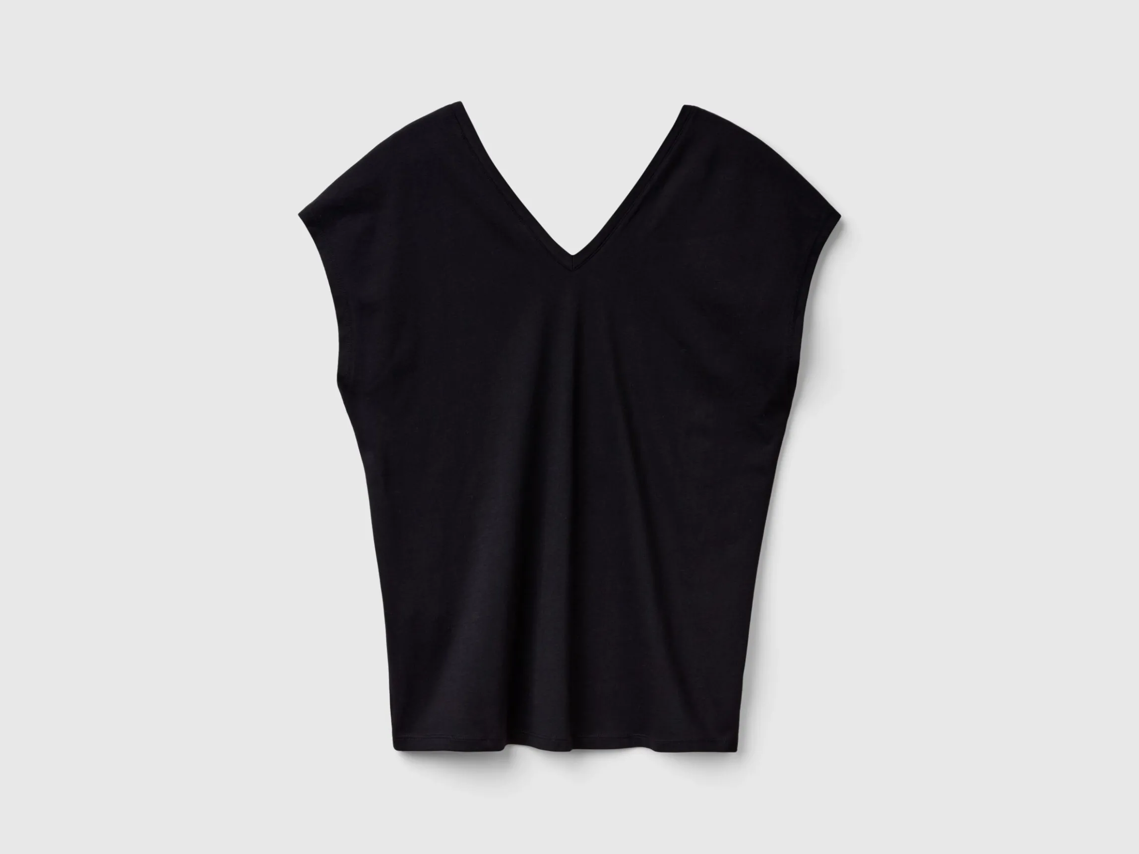 T-shirt with kimono sleeves