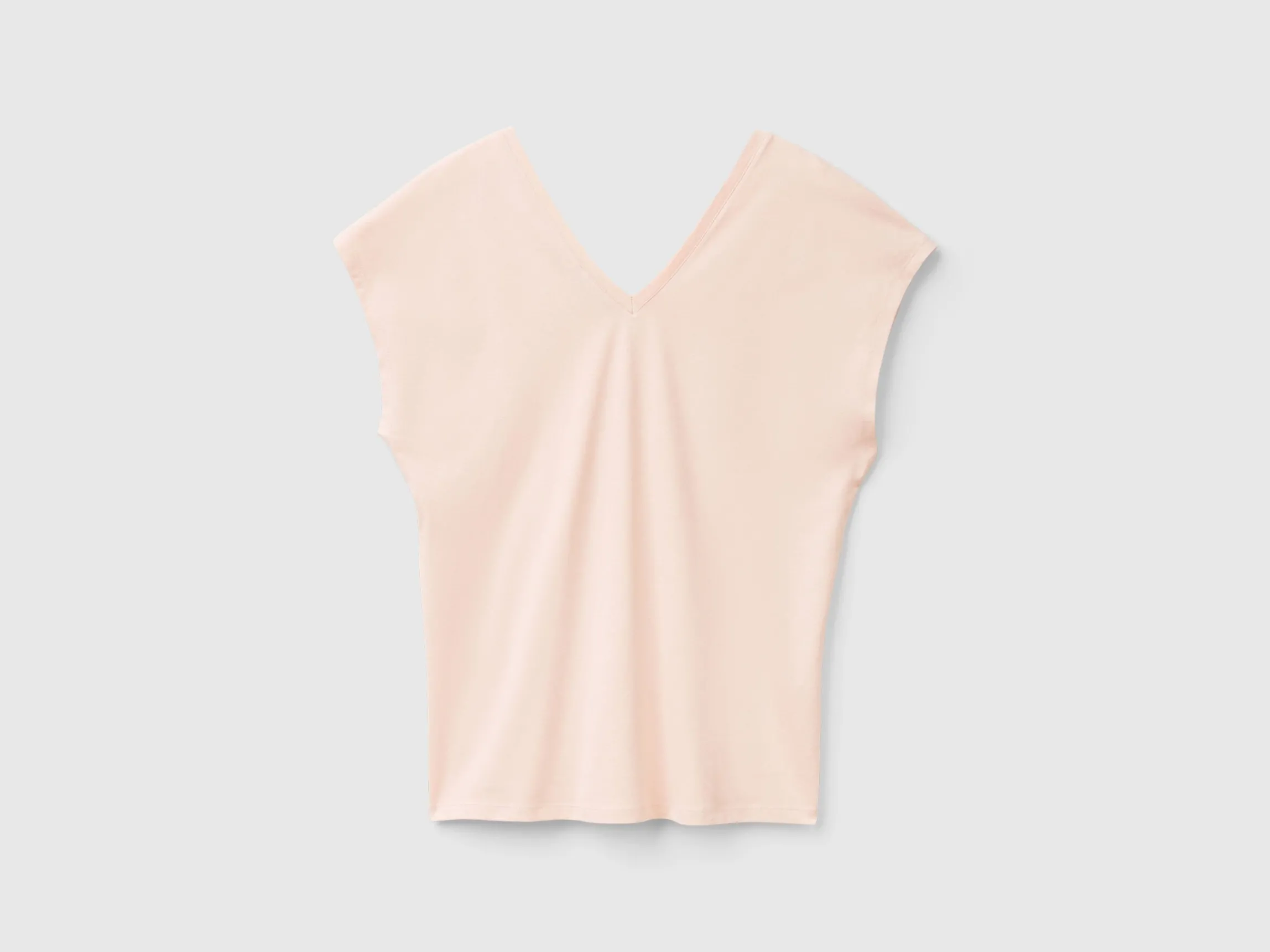 T-shirt with kimono sleeves