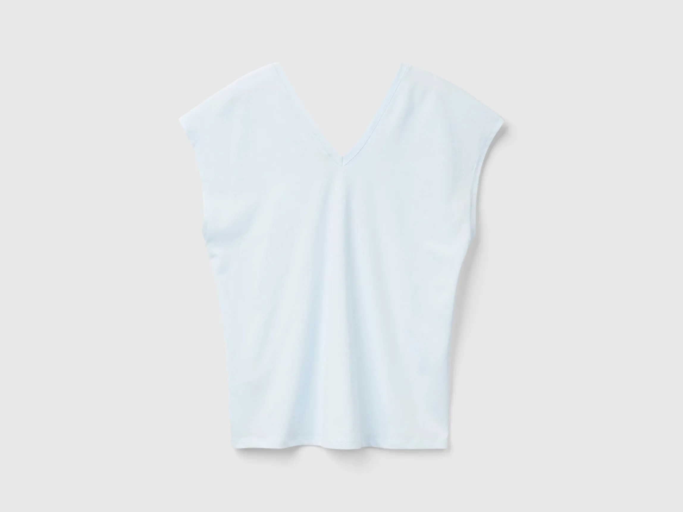 T-shirt with kimono sleeves