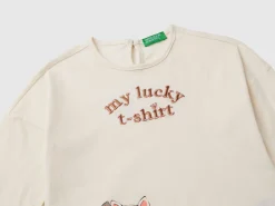 T-shirt with kitten print