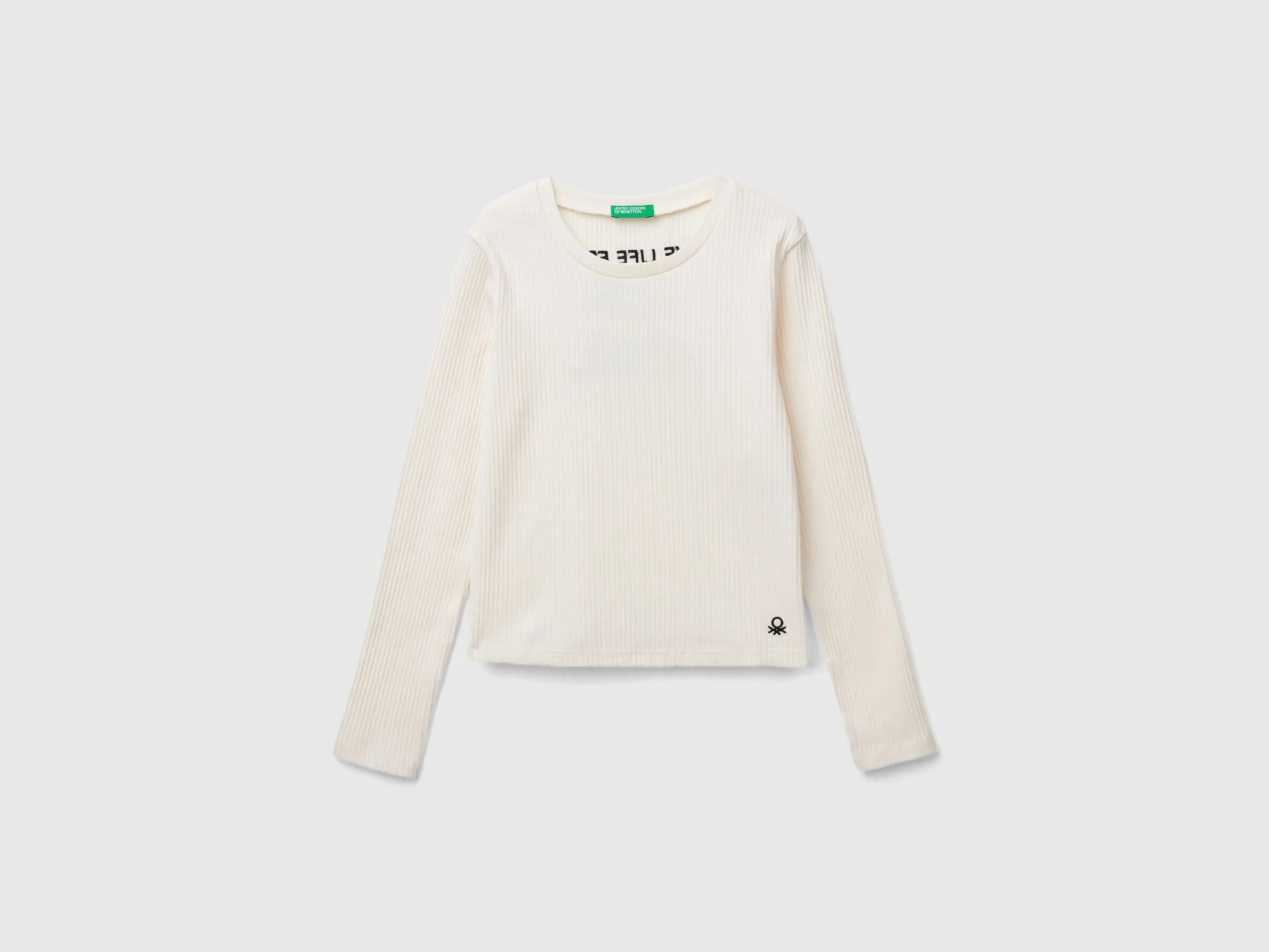 T-shirt with print on the back