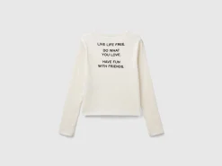 T-shirt with print on the back