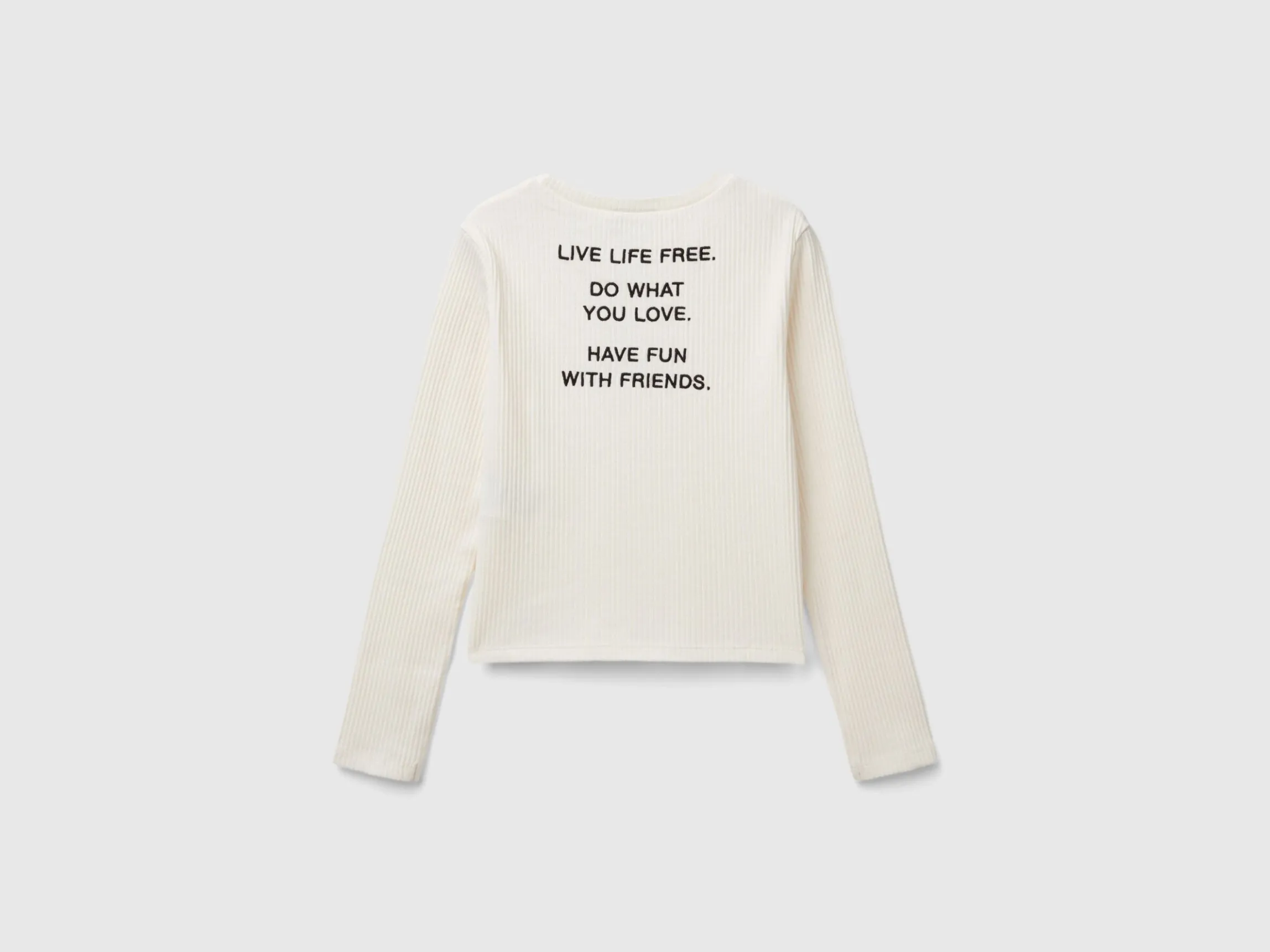 T-shirt with print on the back