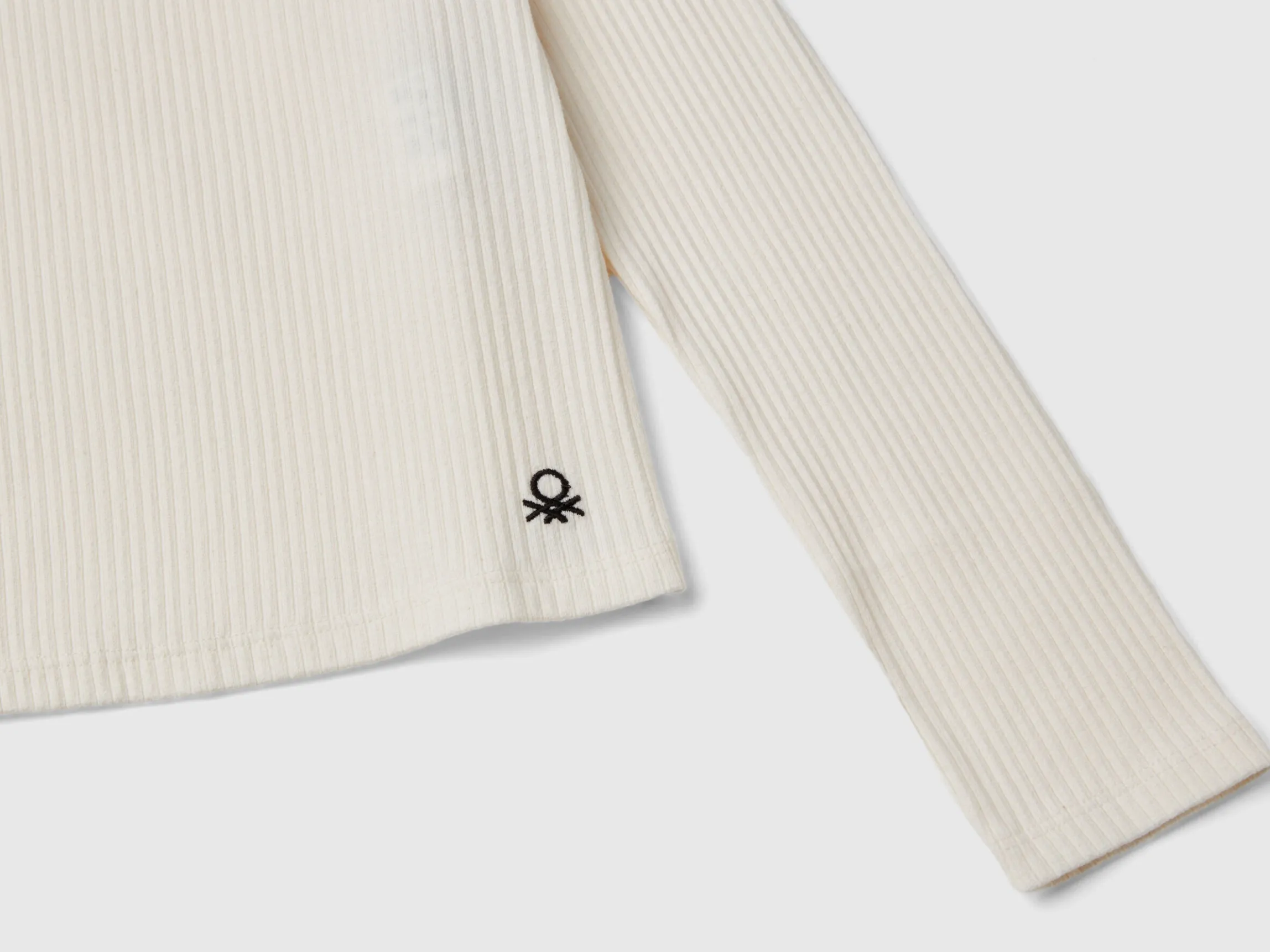 T-shirt with print on the back