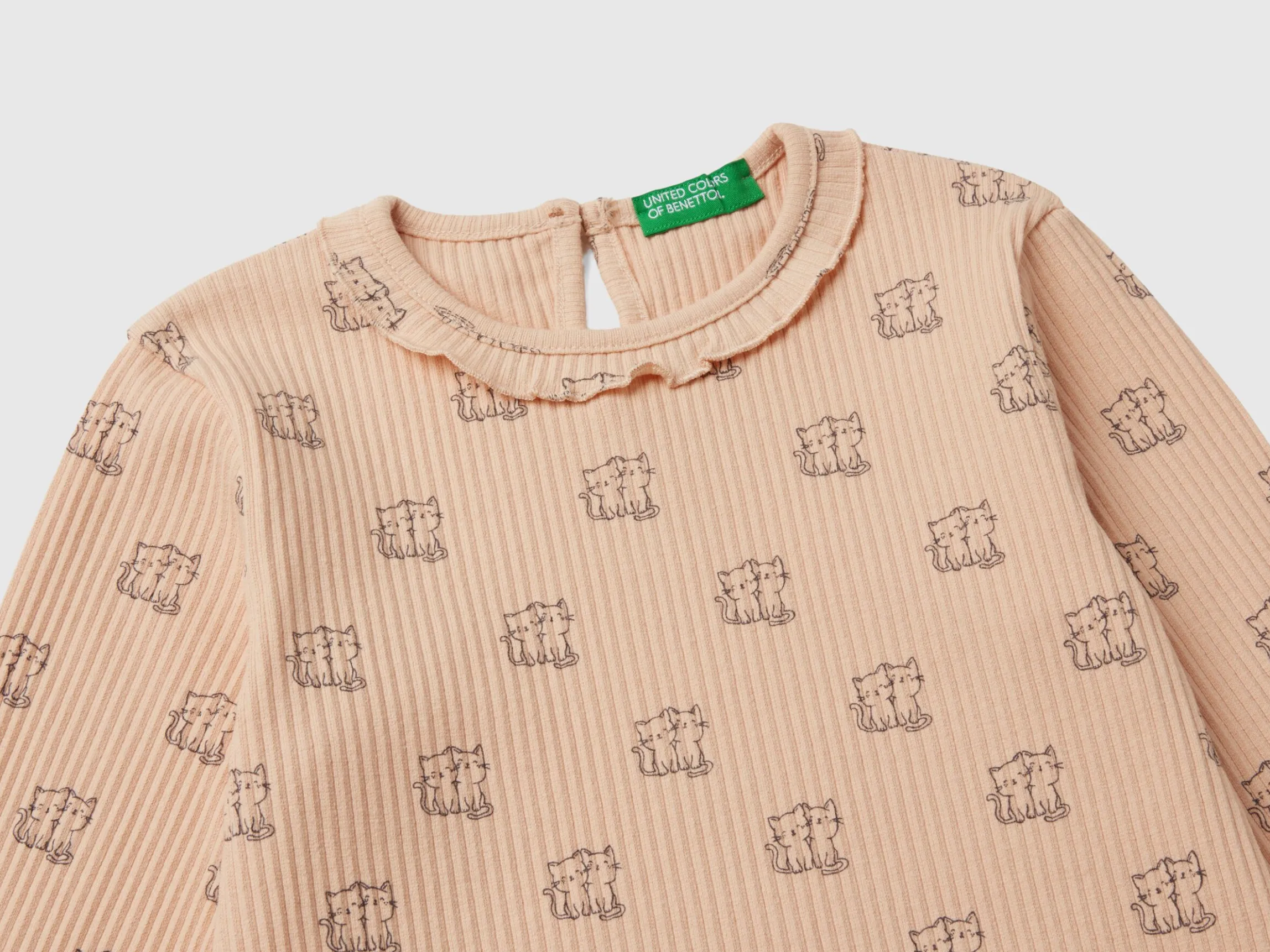 T-shirt with rouched collar