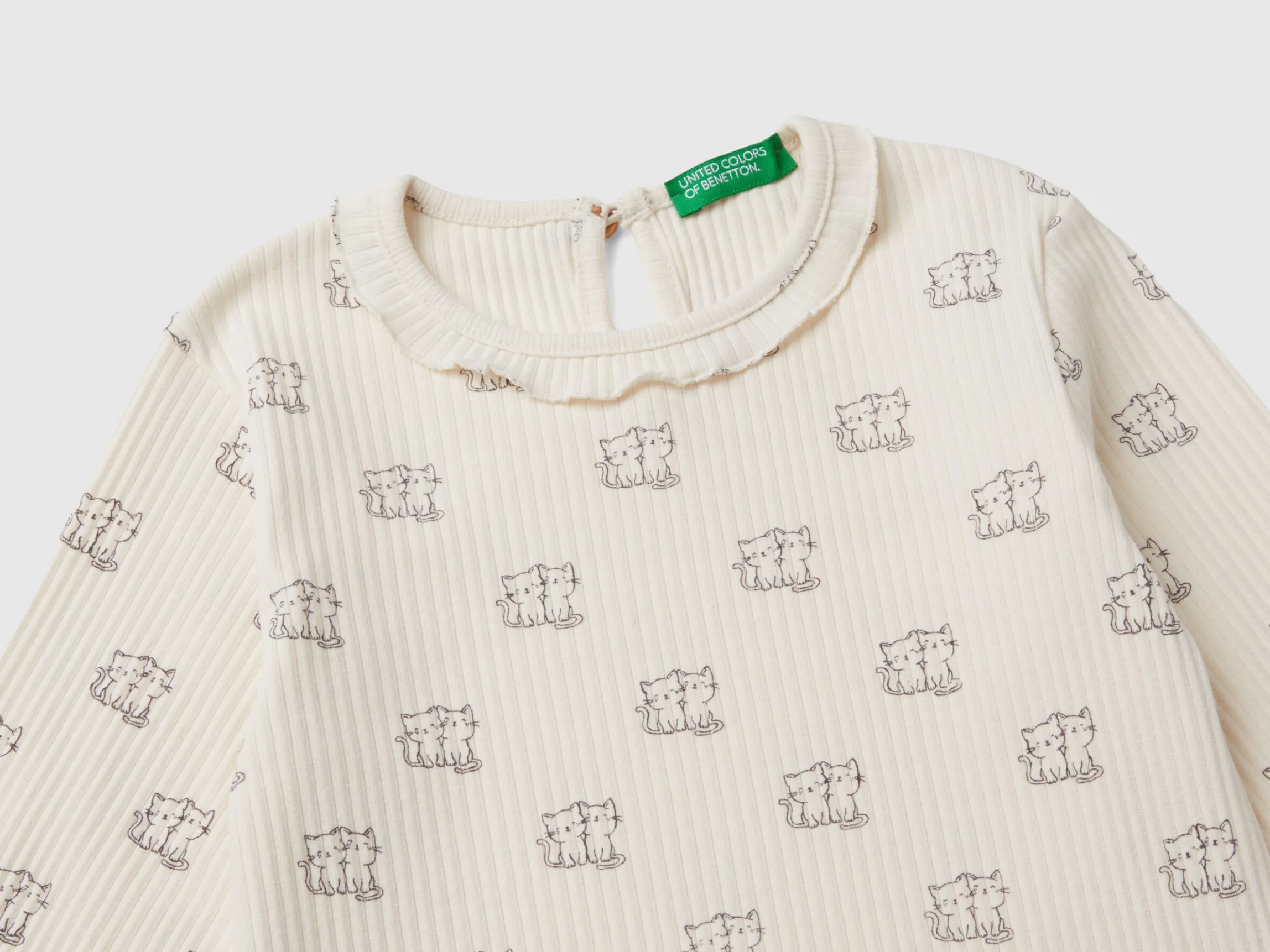 T-shirt with rouched collar