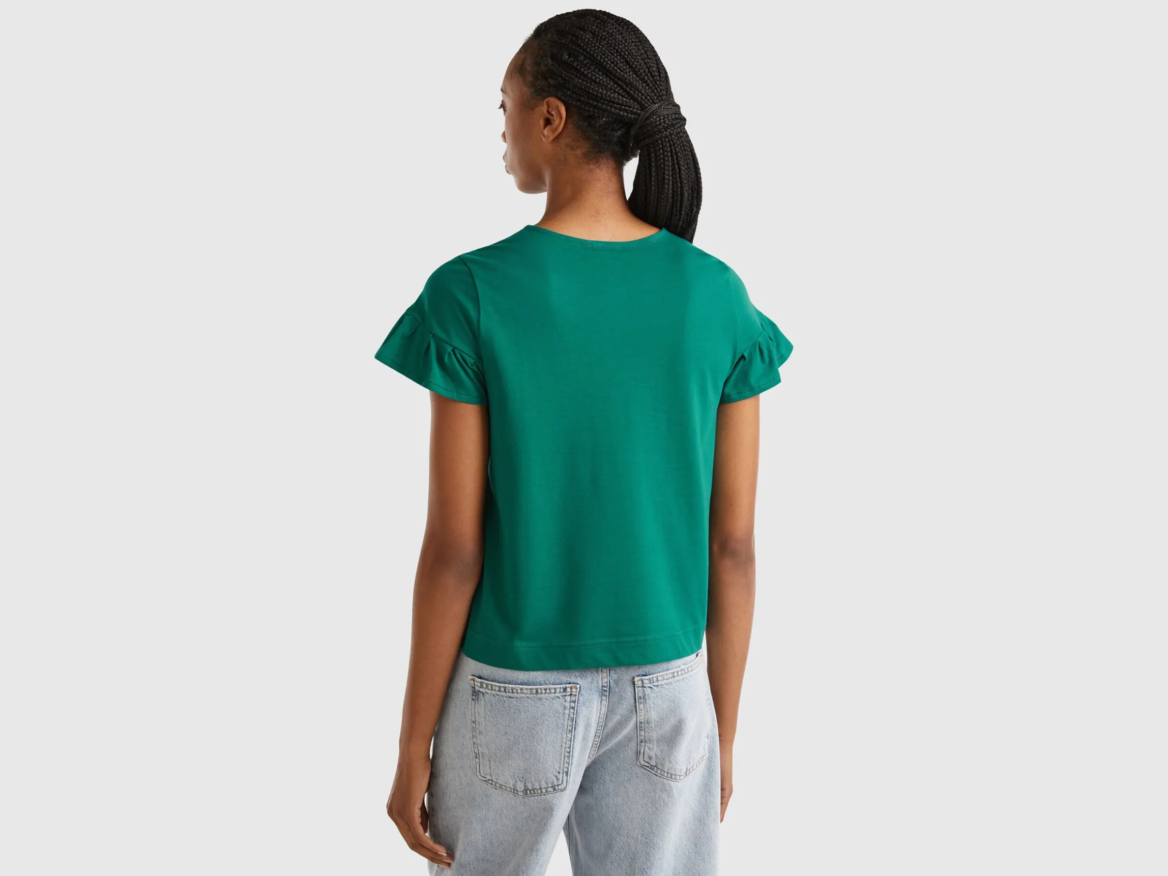 T-shirt with ruffled sleeves