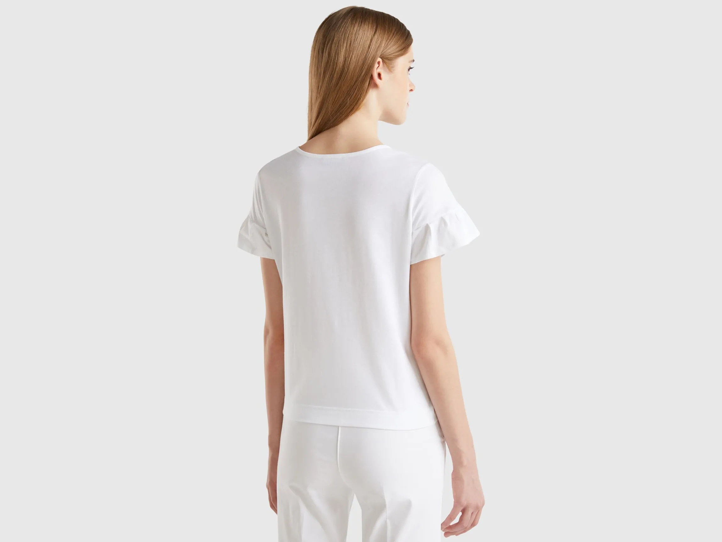 T-shirt with ruffled sleeves
