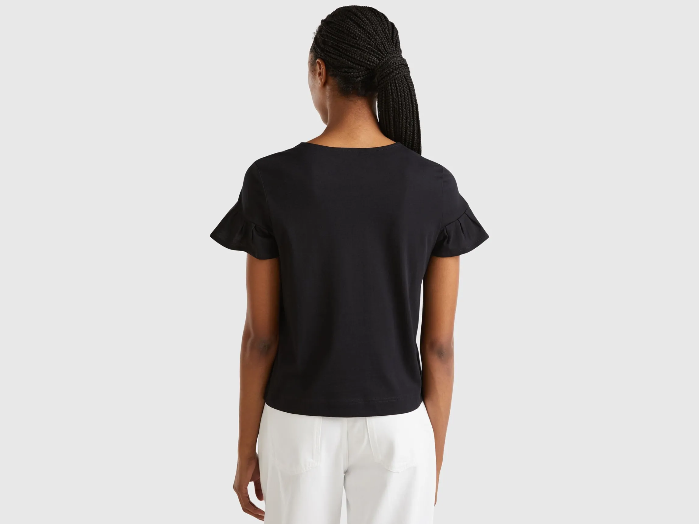 T-shirt with ruffled sleeves
