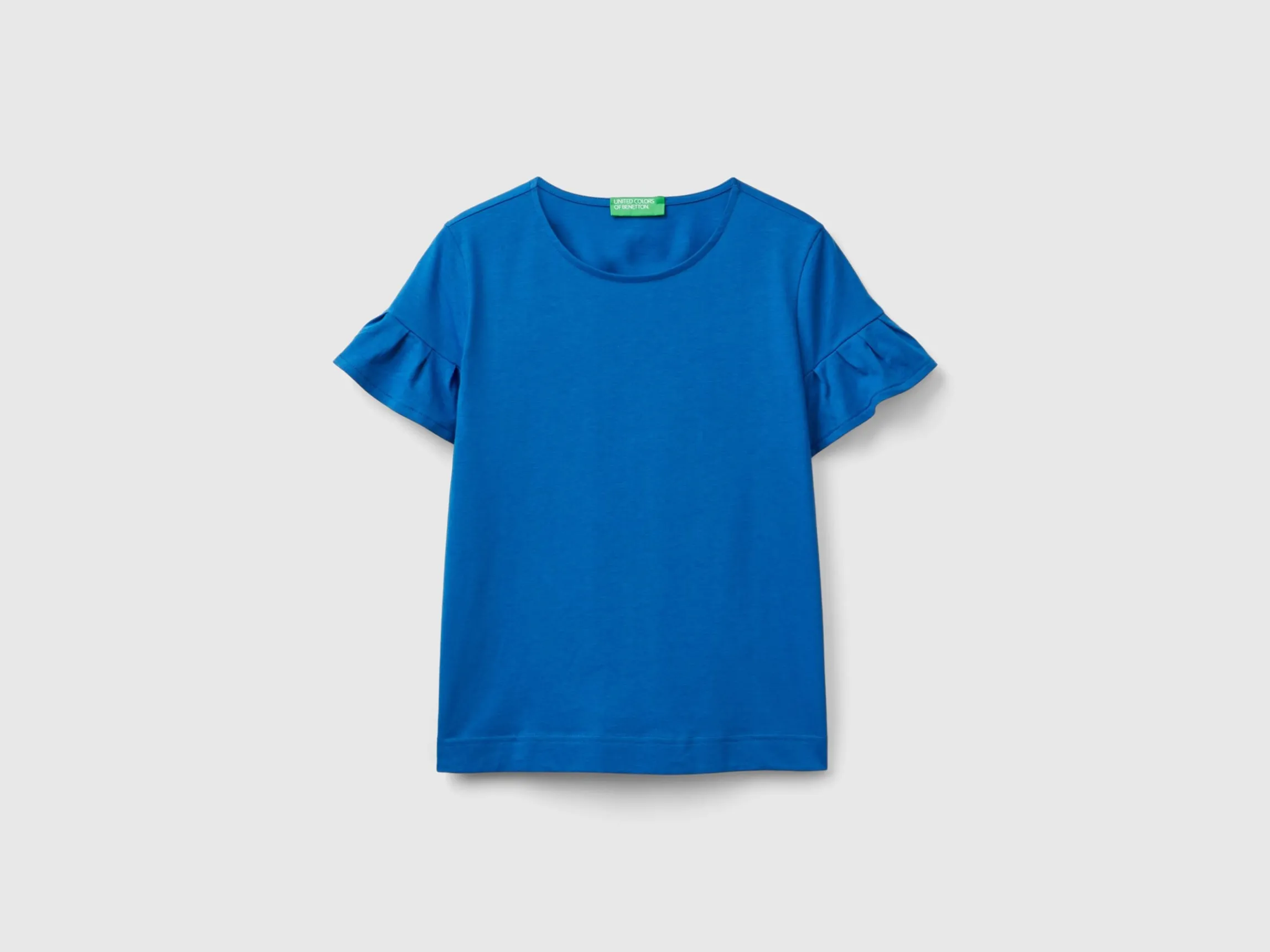 T-shirt with ruffled sleeves